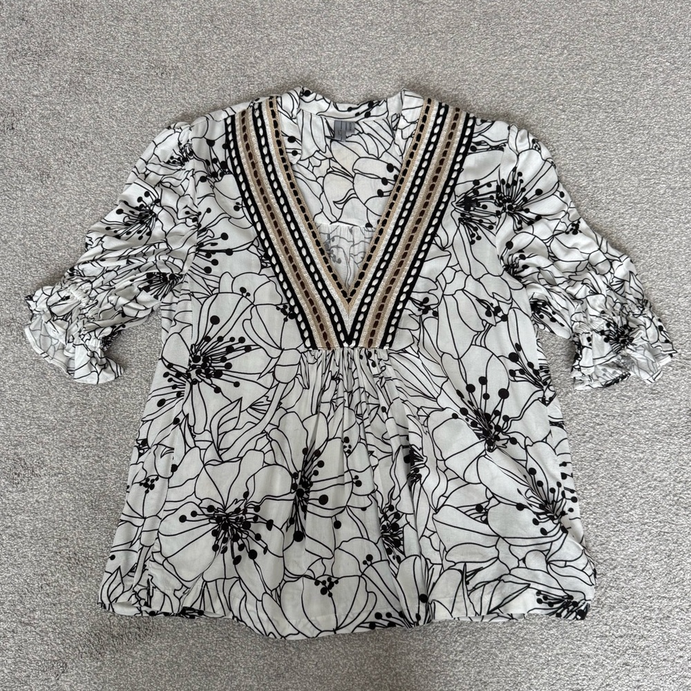 Bl-nk V-Neck Women's Top - Size Medium